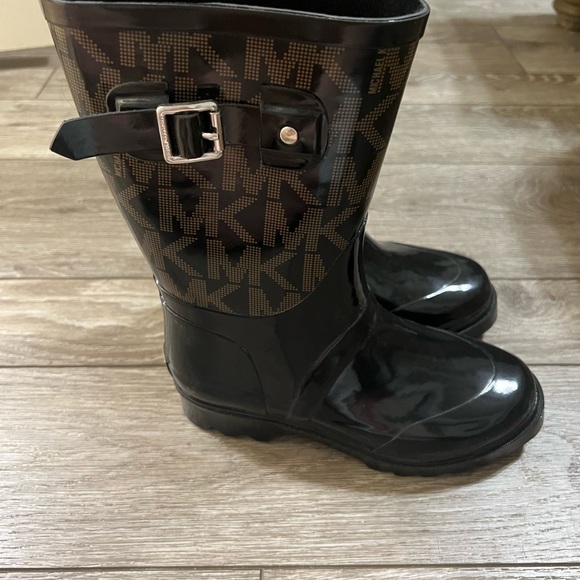 Michael kors rain boots - Picture 2 of 6
